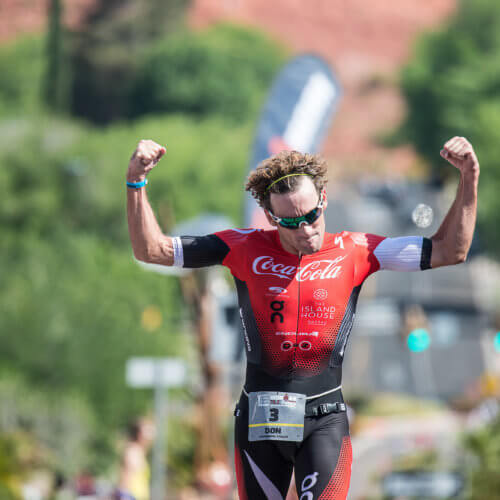 IRONMAN célébrant