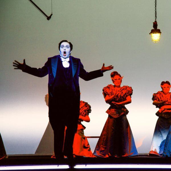 la traviata opera singer